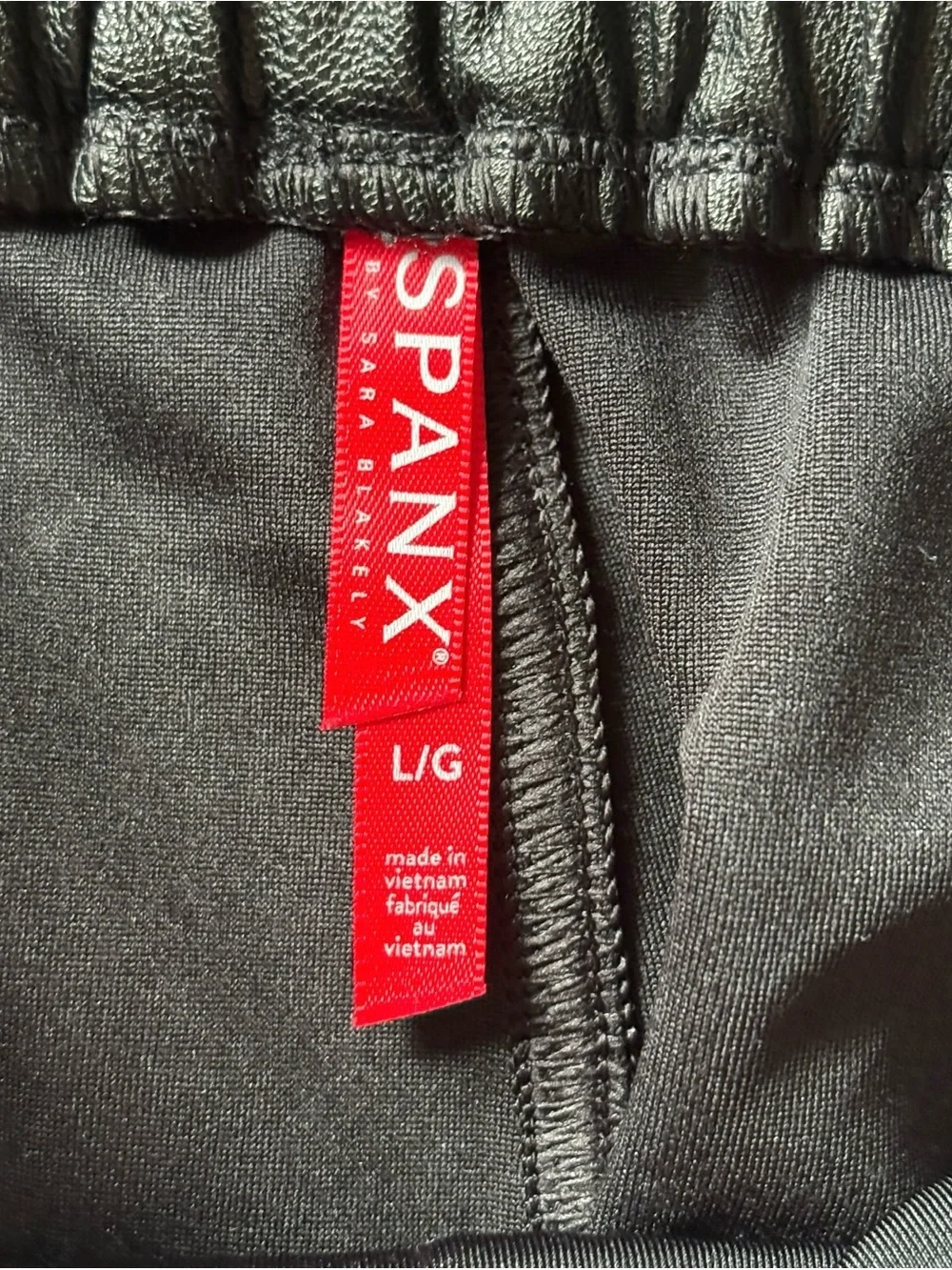 Spanx Faux Leather Joggers Size Large Black Elastic Waist - Picture 4 of 6